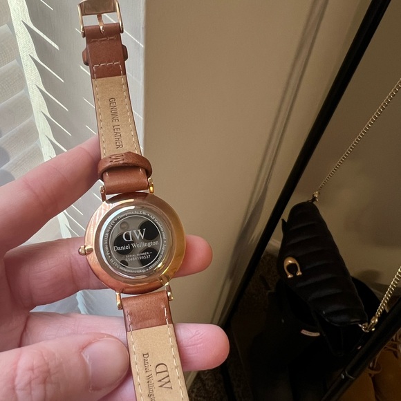 Daniel Wellington Watch - Picture 2 of 2